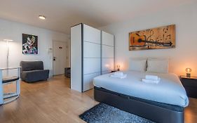 Bright & Comfy Flat In Lisbon By Lovelystay